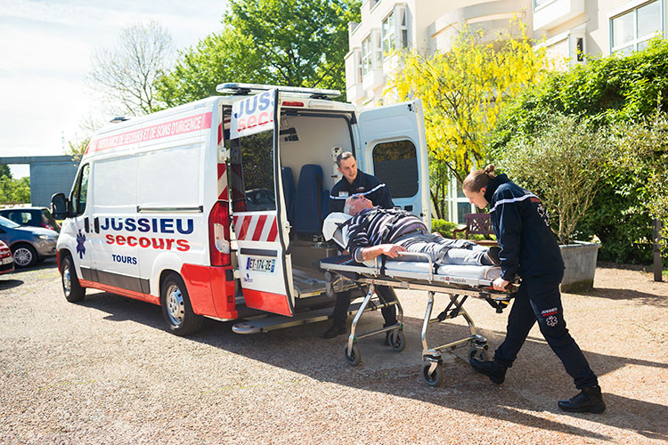 Transport en ambulance - image 1
